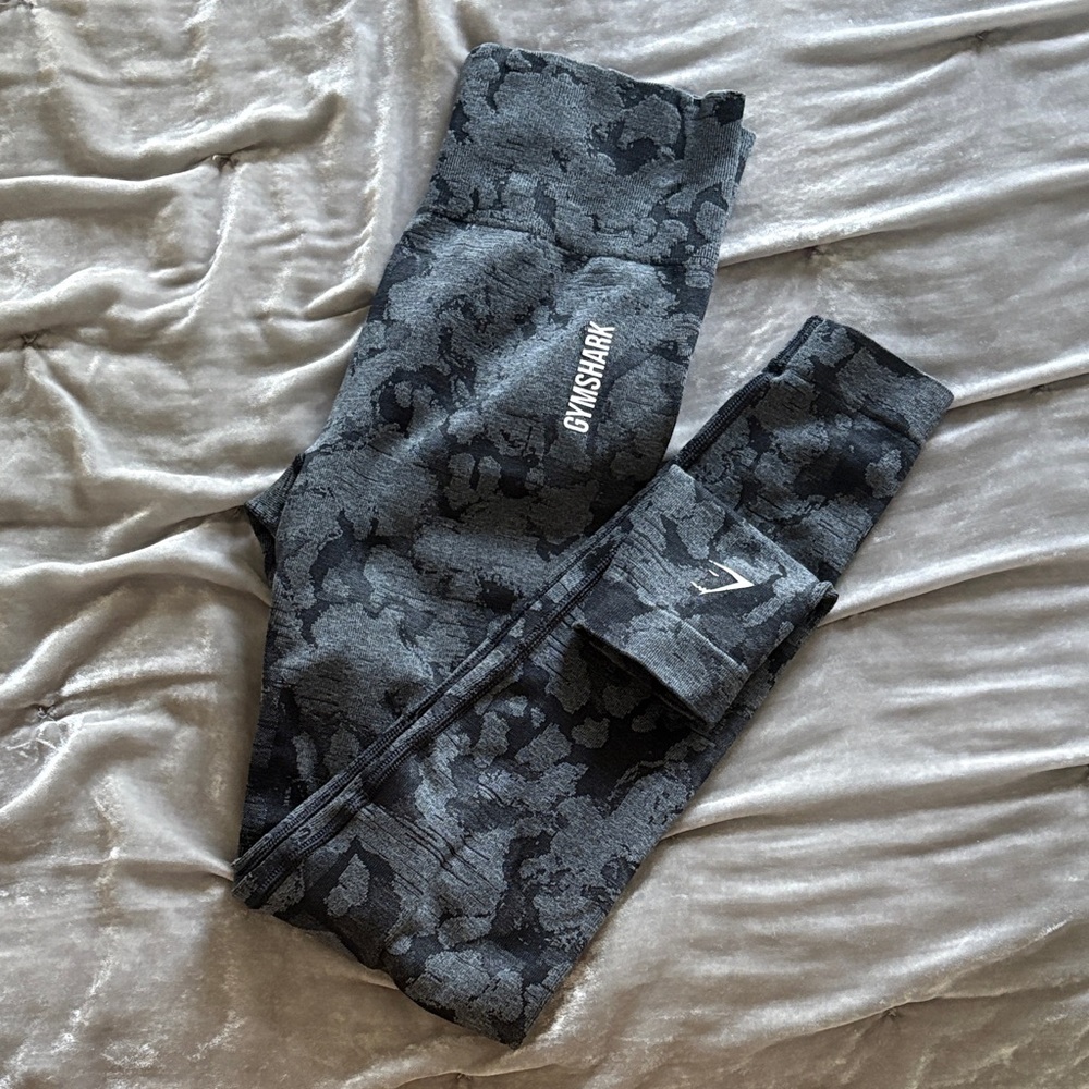 Gymshark Dark Gray & Black Camo Seamless Leggings